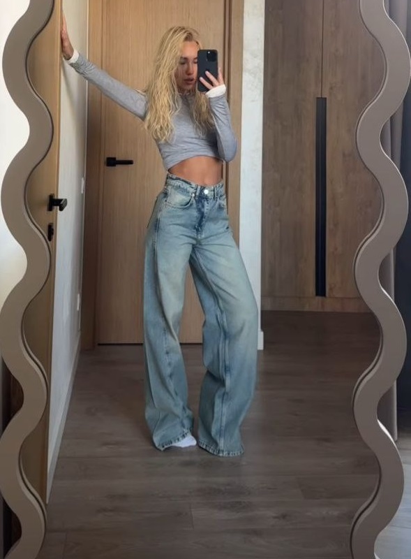 Какие джинсы будут модными весной 2025: Даша Квиткова задает тренды